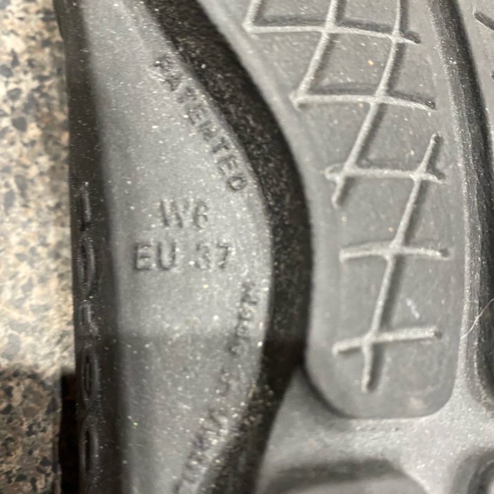 OOFOS Black Comfort Sandals - Picture 5 of 5